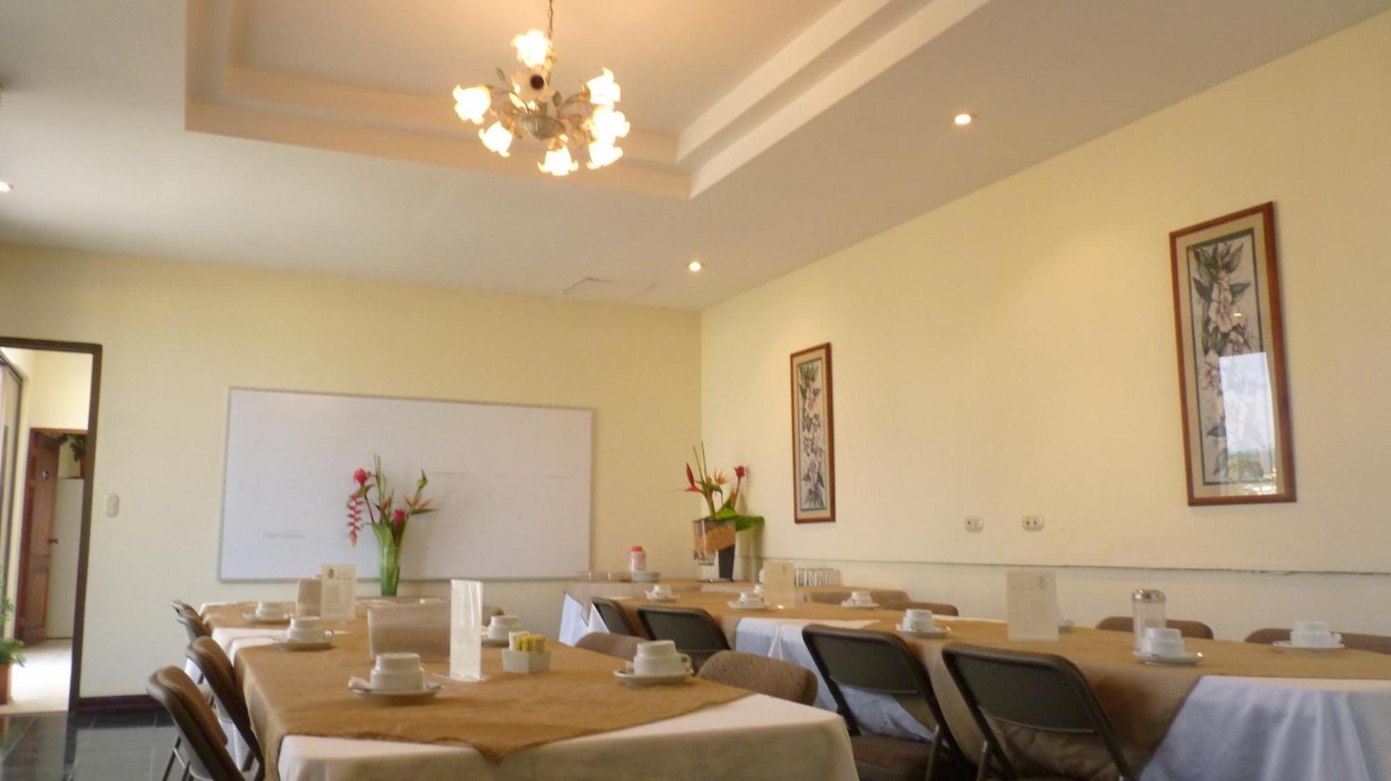 Hotel Plaza Real Suites & Apartments San Jose Екстериор снимка